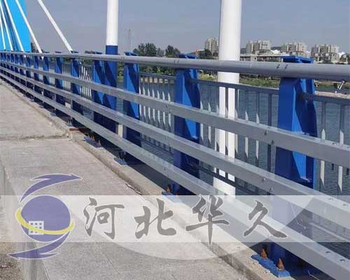 防撞護(hù)欄